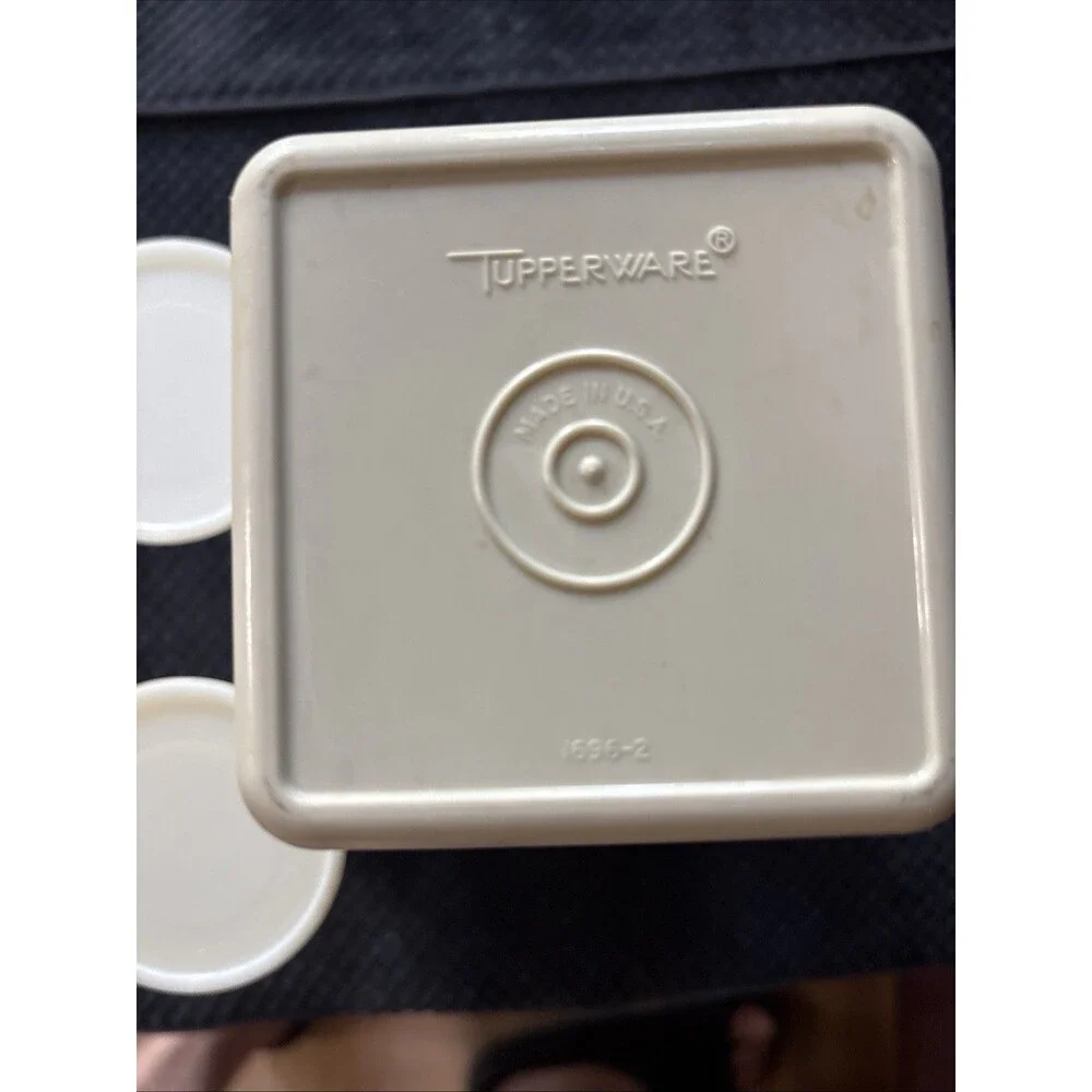 Tupperware Cheese Keeper Velveeta Block STORAGE Container #1696-4 NO INSERT